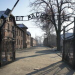 Photo de l'entrée du camp d'Auschwitz près de Cracovie en Pologne.